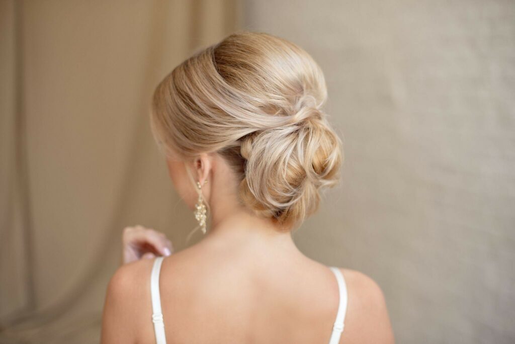 chignon rolled bun